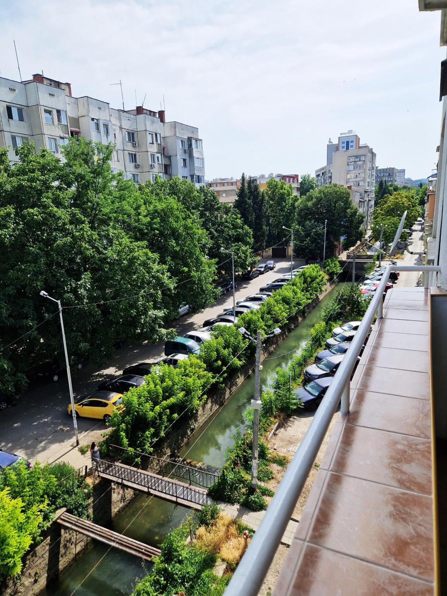 Central Apartment - Spacious Designer Property In Stara Zagora Luaran gambar